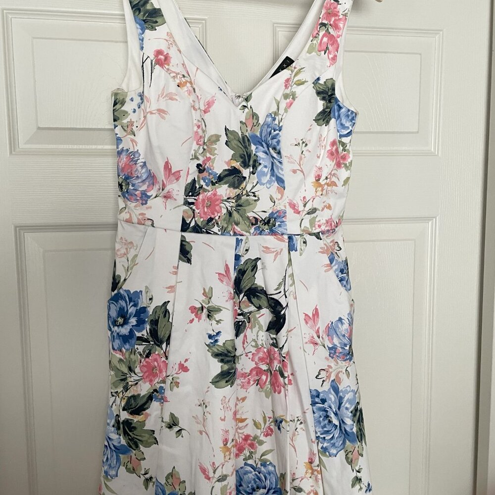 Beautiful Floral Trixxi Juniors Size 5 Dress, with Pockets